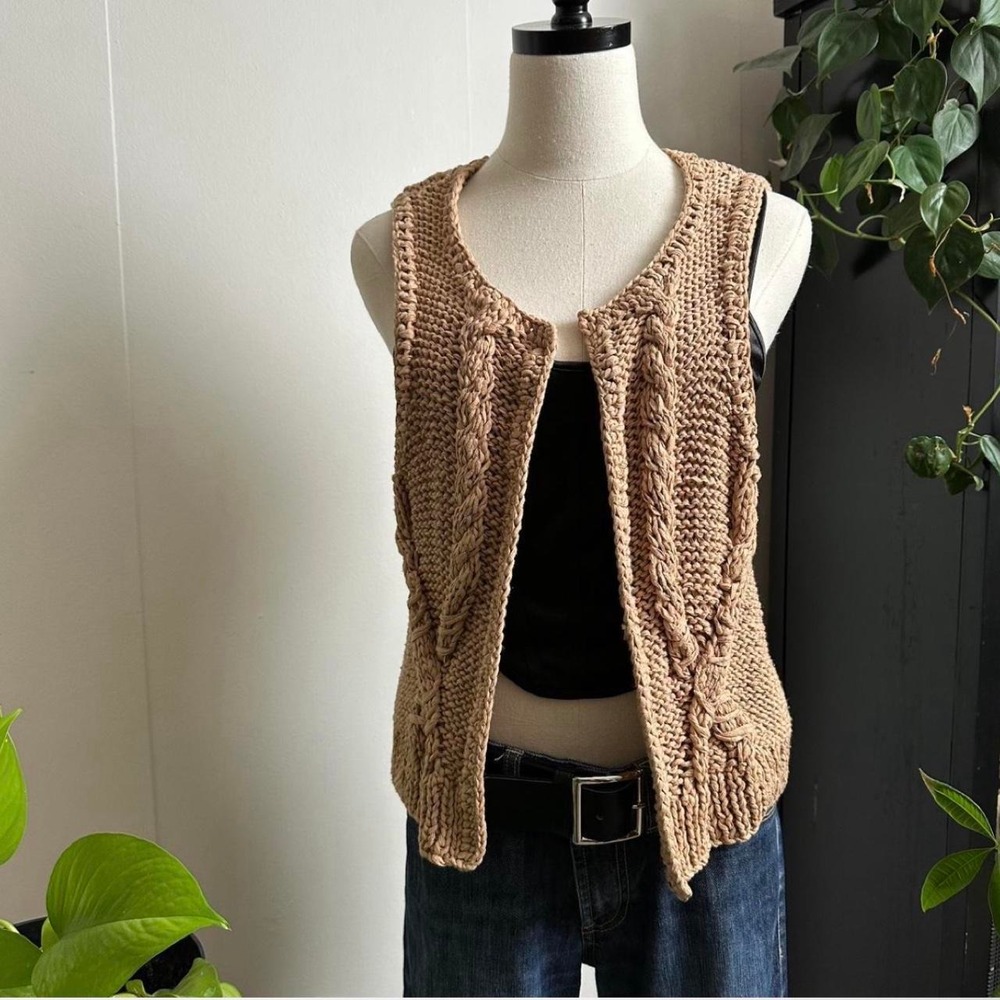 Gap Womens Tan Cable Knit Vest Open Front Sleeveless Sweater Tan Brown Medium